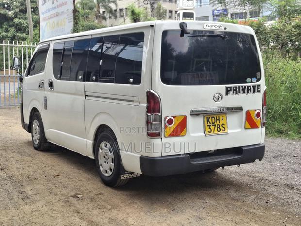 Toyota HiAce 2014 White - thumbnail 4