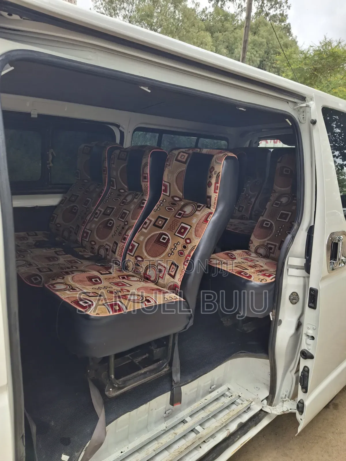 Toyota HiAce 2014 White