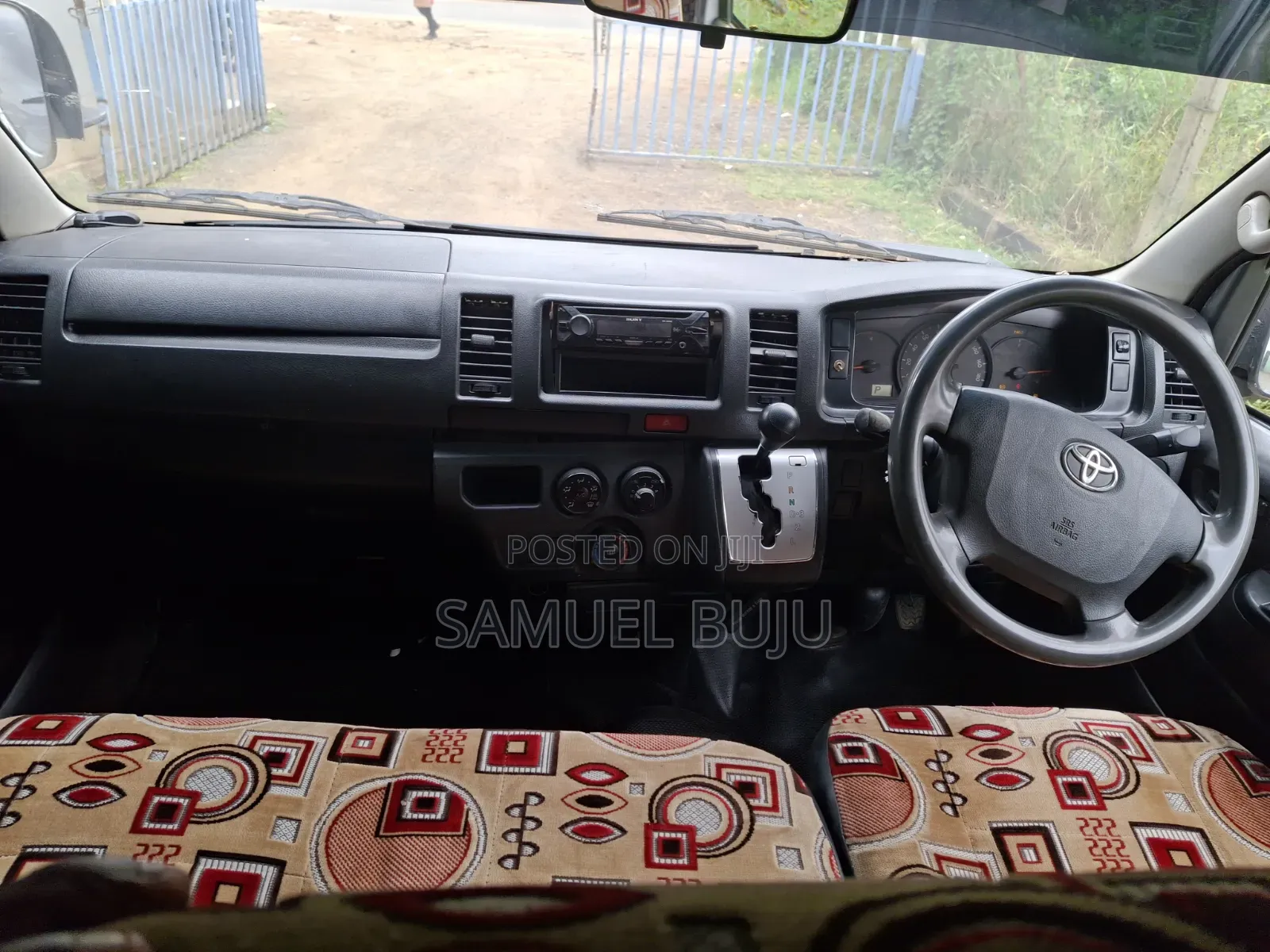 Toyota HiAce 2014 White