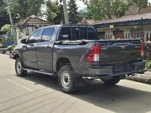 Toyota Hilux Revo Double Cab Deisel 2.4 AWD 2021 Gray