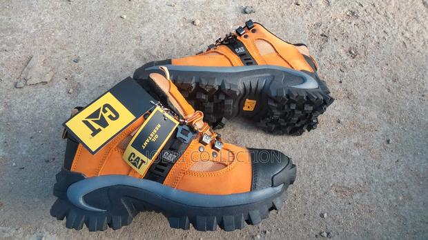 Safety Caterpillar Outdoor Boots - thumbnail 2
