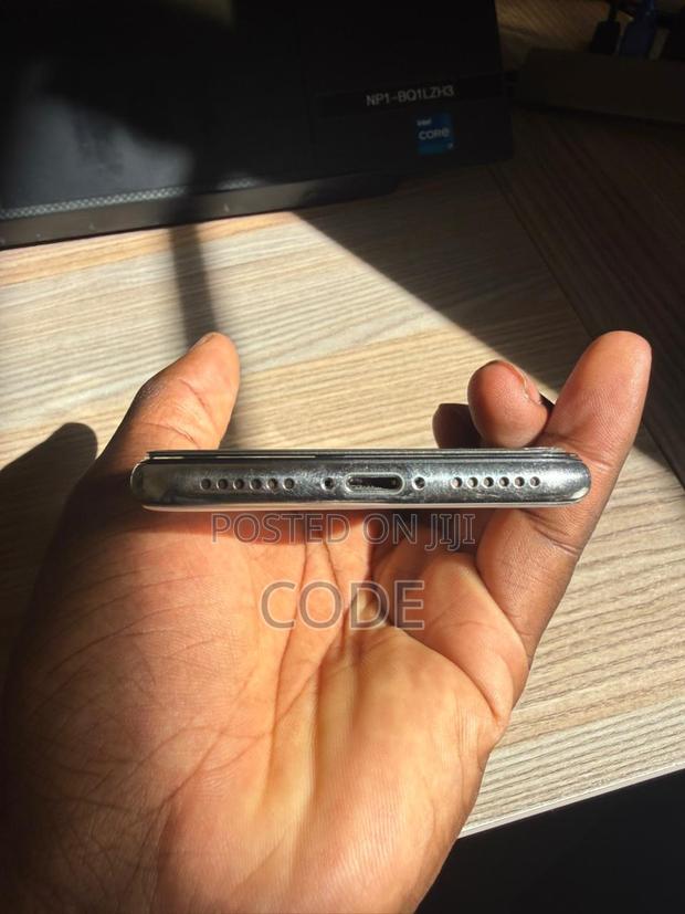 Apple iPhone X 64 GB White - thumbnail 4