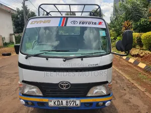 Toyota Dyna 2014 White