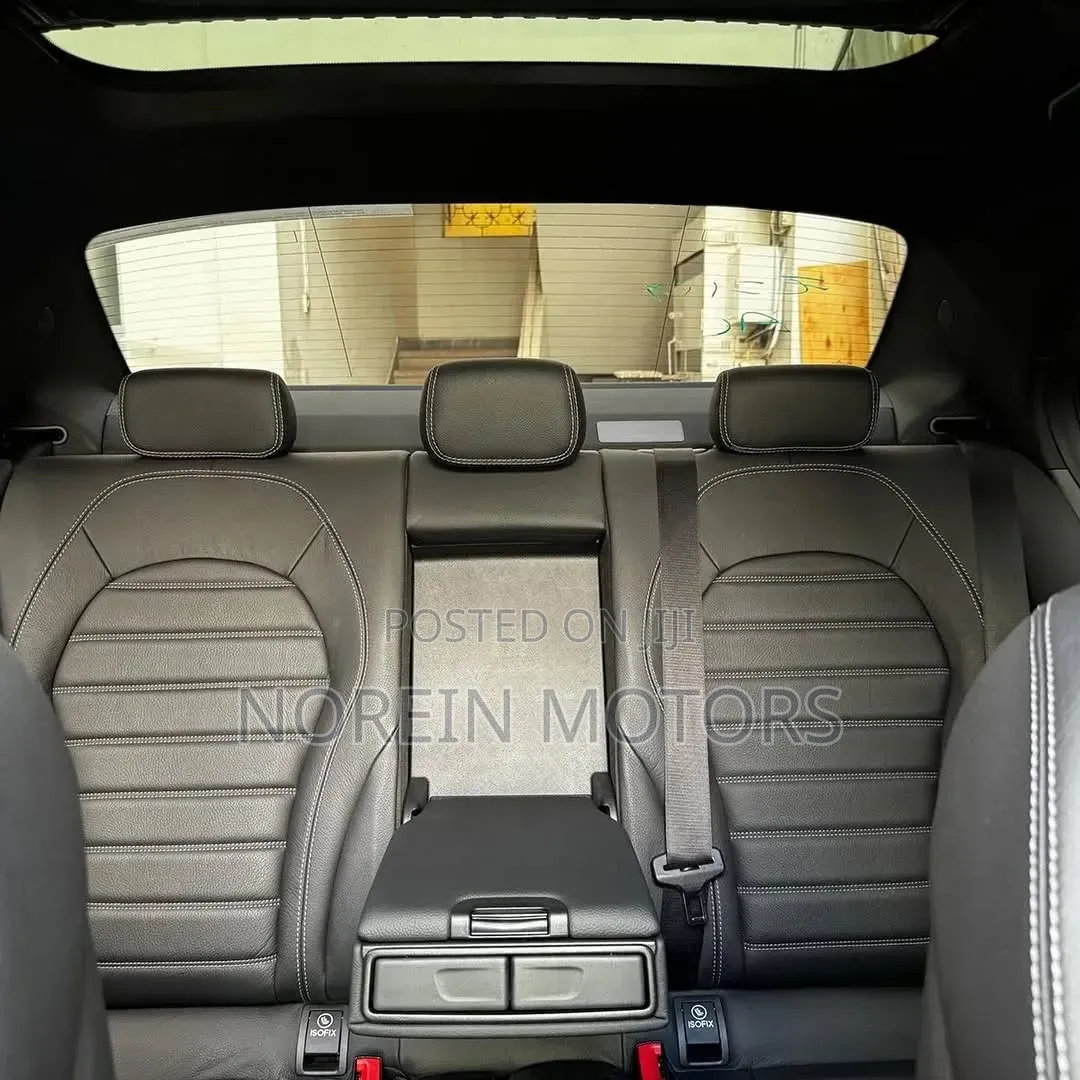 Mercedes-Benz C200 2019 Matt Black