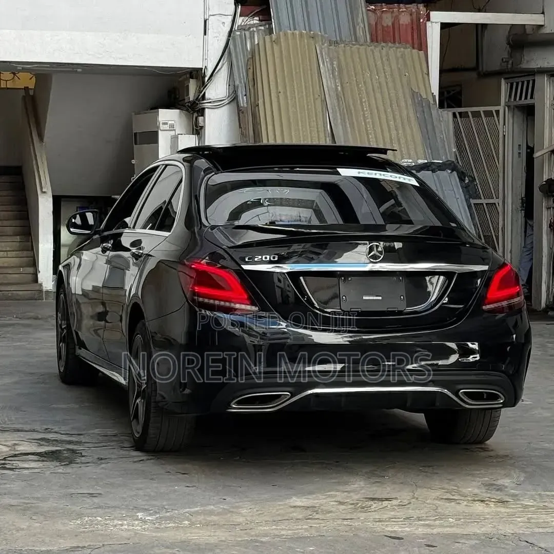 Mercedes-Benz C200 2019 Matt Black
