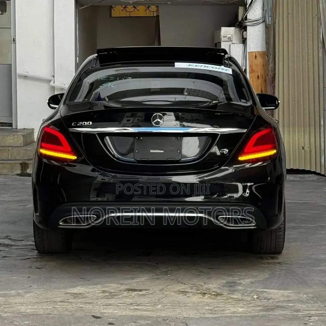 Mercedes-Benz C200 2019 Matt Black