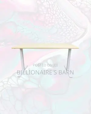 Modernize Your Office Using a Desk Clean Cable-Friendly Workspace
