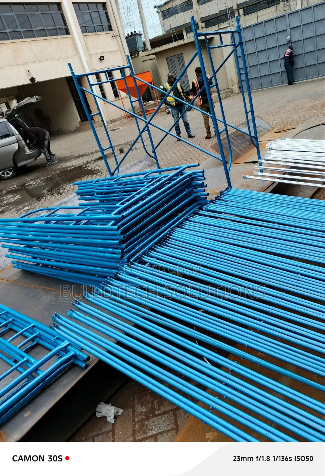 Strong Stable 2m Scaffolding Ladder for Safe Access
