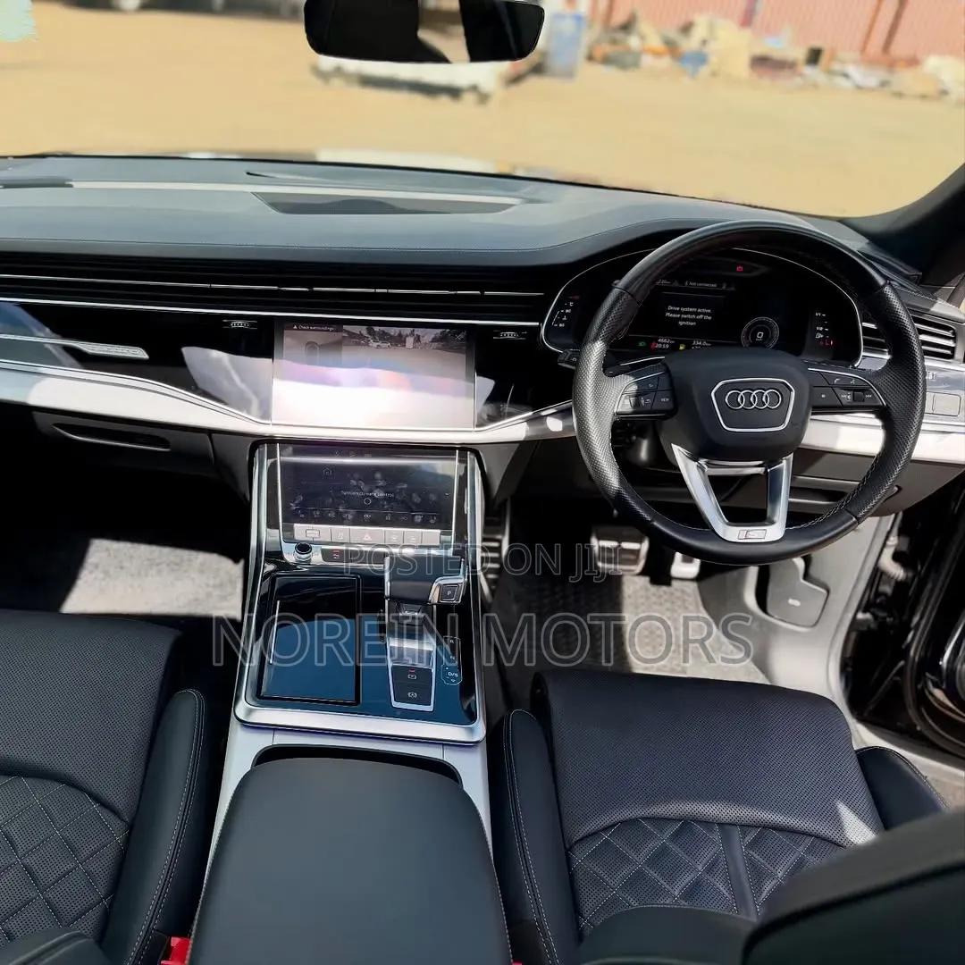 Audi Q8 2021 Blue