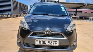 Toyota Sienta 2017 Black