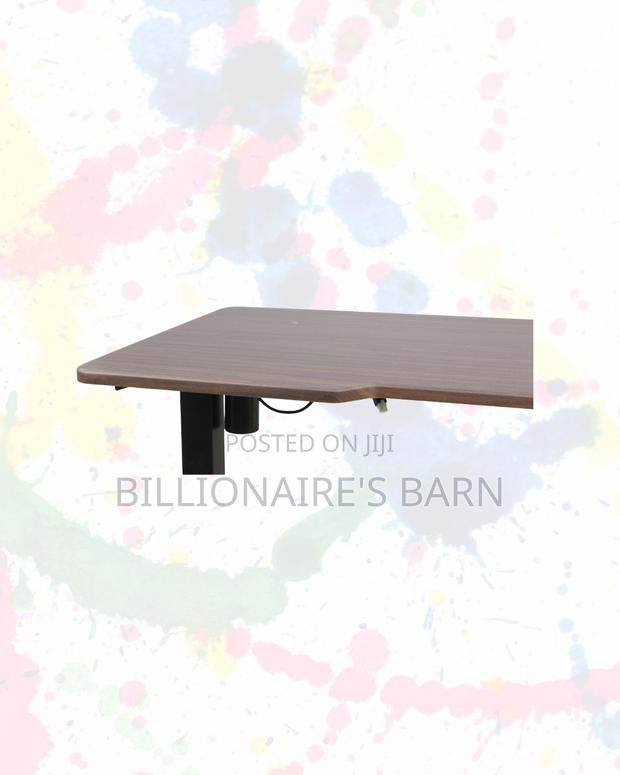 Create a Smarter Space With a Desk Clean Cable-Friendly Workspace - thumbnail 3