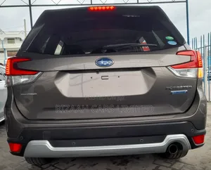 Subaru Forester Base AWD 2019 Brown