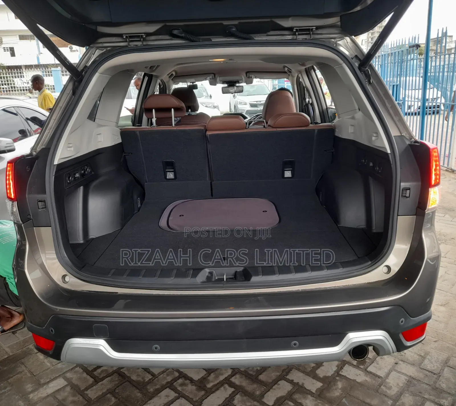 Subaru Forester Base AWD 2019 Brown