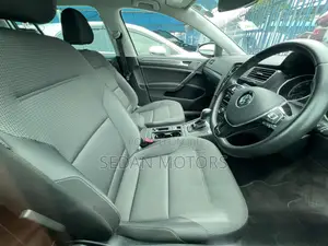 Volkswagen Golf 2019 White