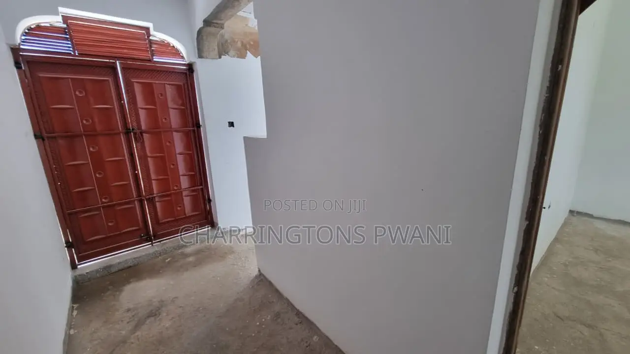 5bdrm Maisonette in Ukunda for sale