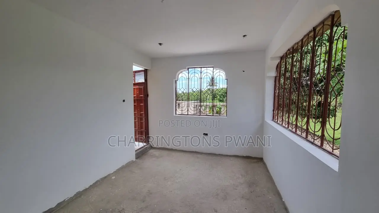 5bdrm Maisonette in Ukunda for sale
