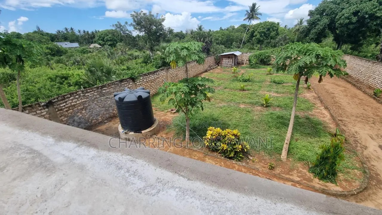 5bdrm Maisonette in Ukunda for sale