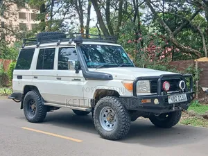 Toyota Land Cruiser 2012 White