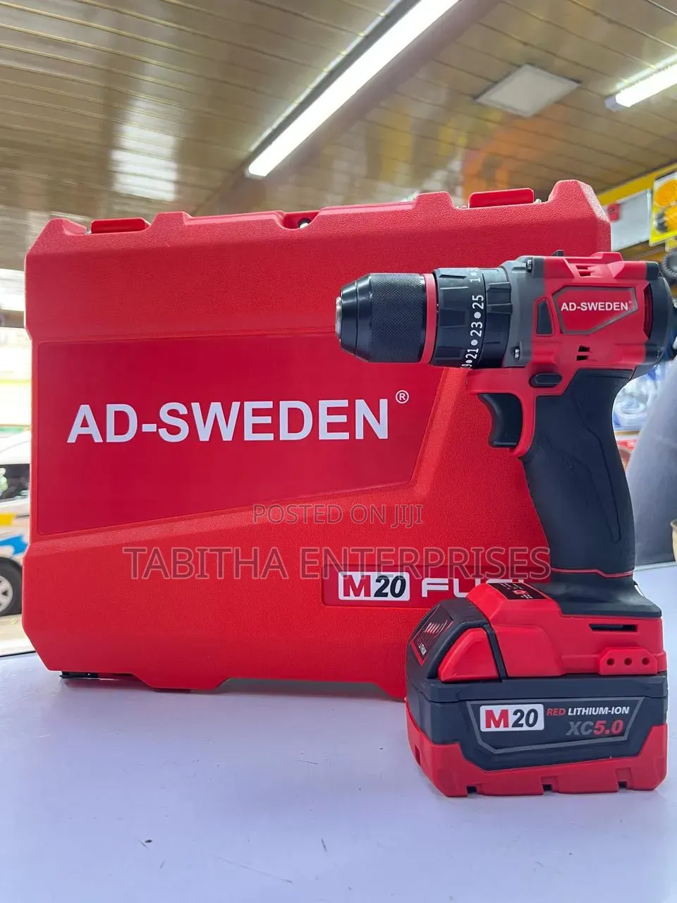 Cordless Brushless Drill /New