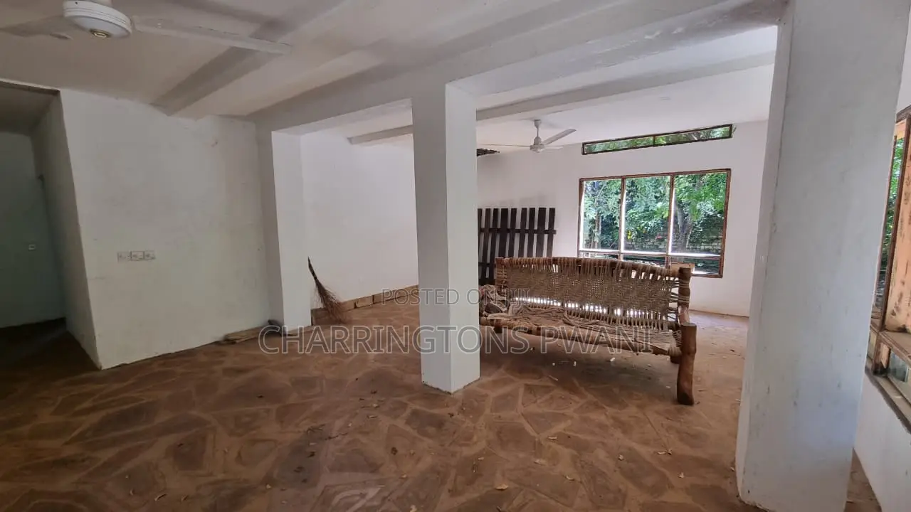 5bdrm Villa in Diani for sale