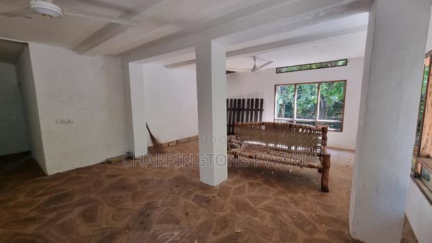 5bdrm Villa in Diani for sale - thumbnail 4