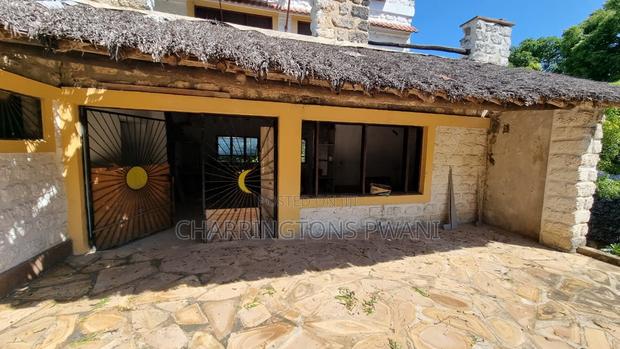 5bdrm Villa in Diani for sale - thumbnail 9