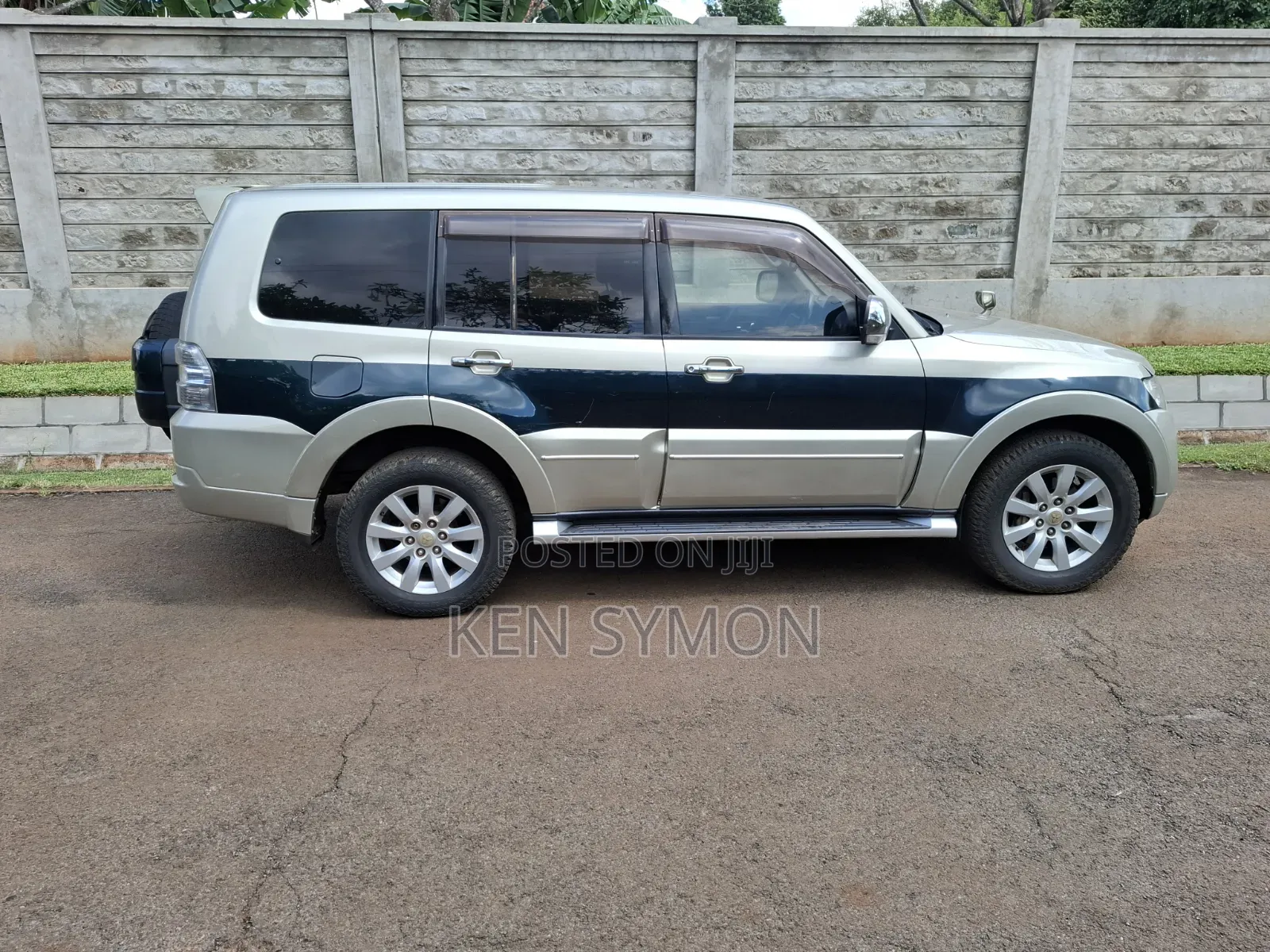 Mitsubishi Pajero 3.2 Di-Dc GLS 2012 Gray