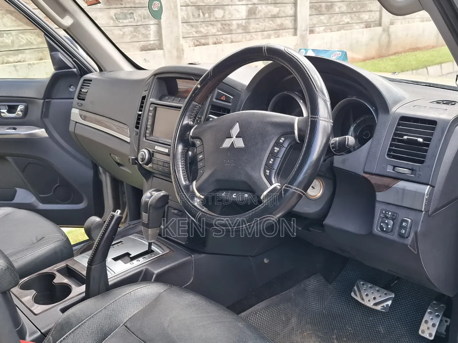 Mitsubishi Pajero 3.2 Di-Dc GLS 2012 Gray