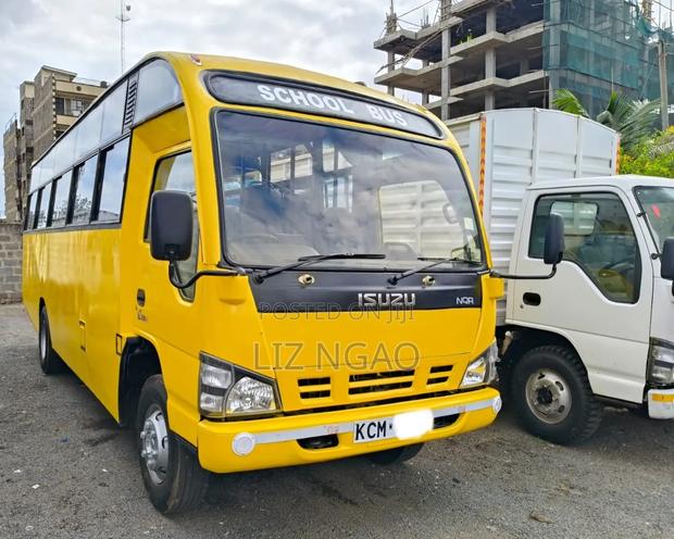 Isuzu NQR 2016 Yellow