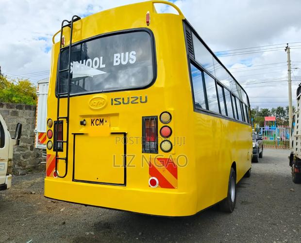 Isuzu NQR 2016 Yellow - thumbnail 4