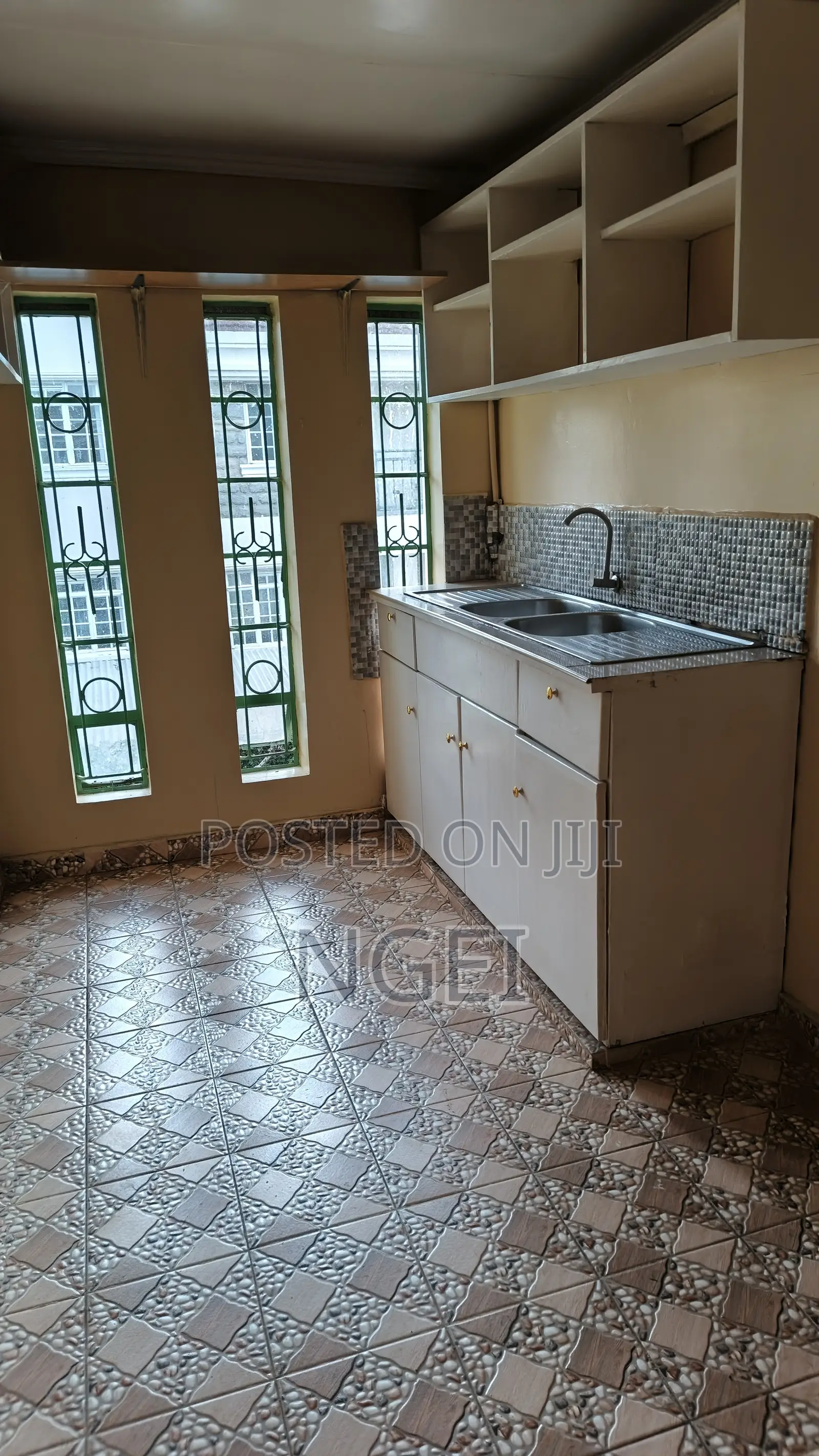 3bdrm Duplex in Thome Estate for rent