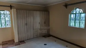 3bdrm Duplex in Thome Estate for rent