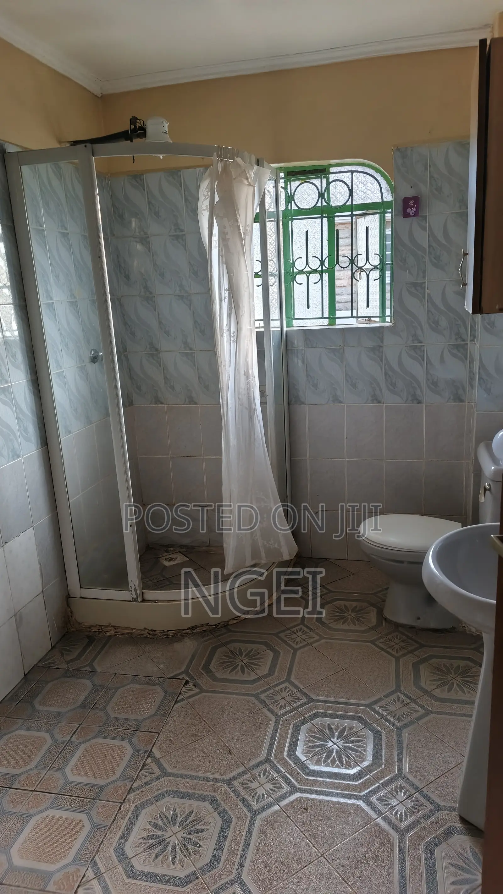 3bdrm Duplex in Thome Estate for rent