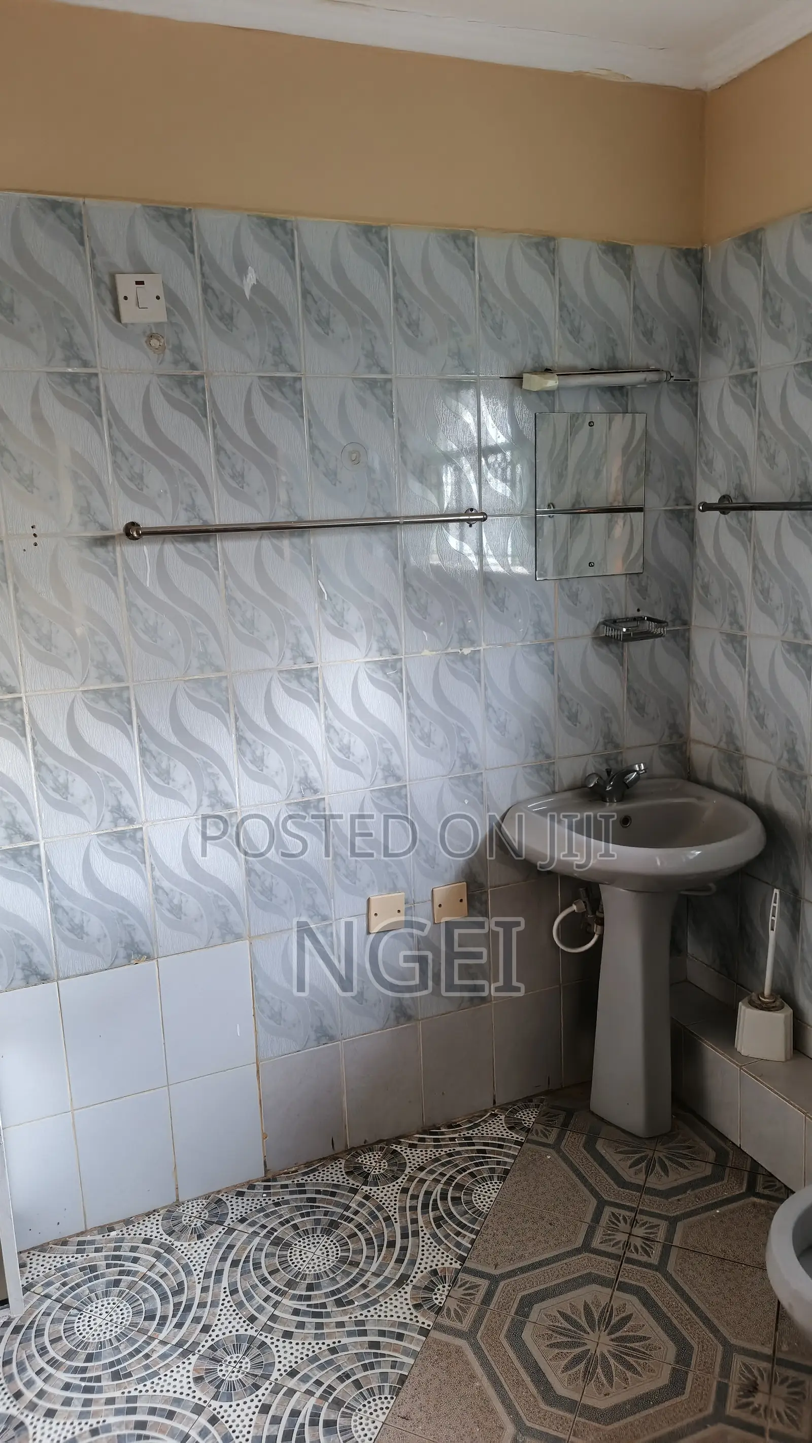 3bdrm Duplex in Thome Estate for rent