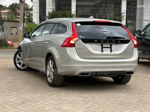 Volvo V60 2018 Beige