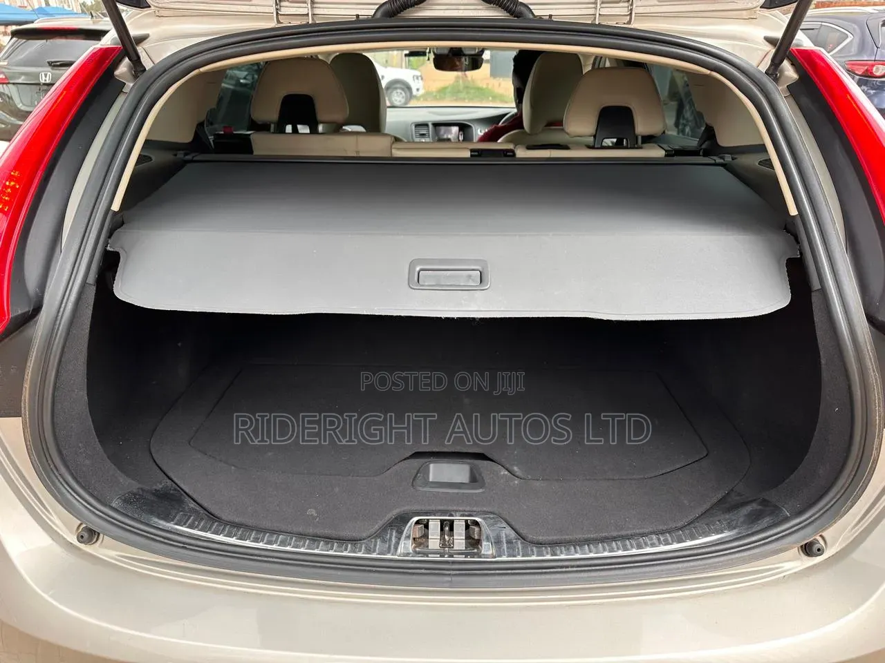 Volvo V60 2018 Beige