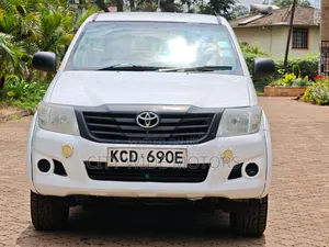 Toyota Hilux 2015 White