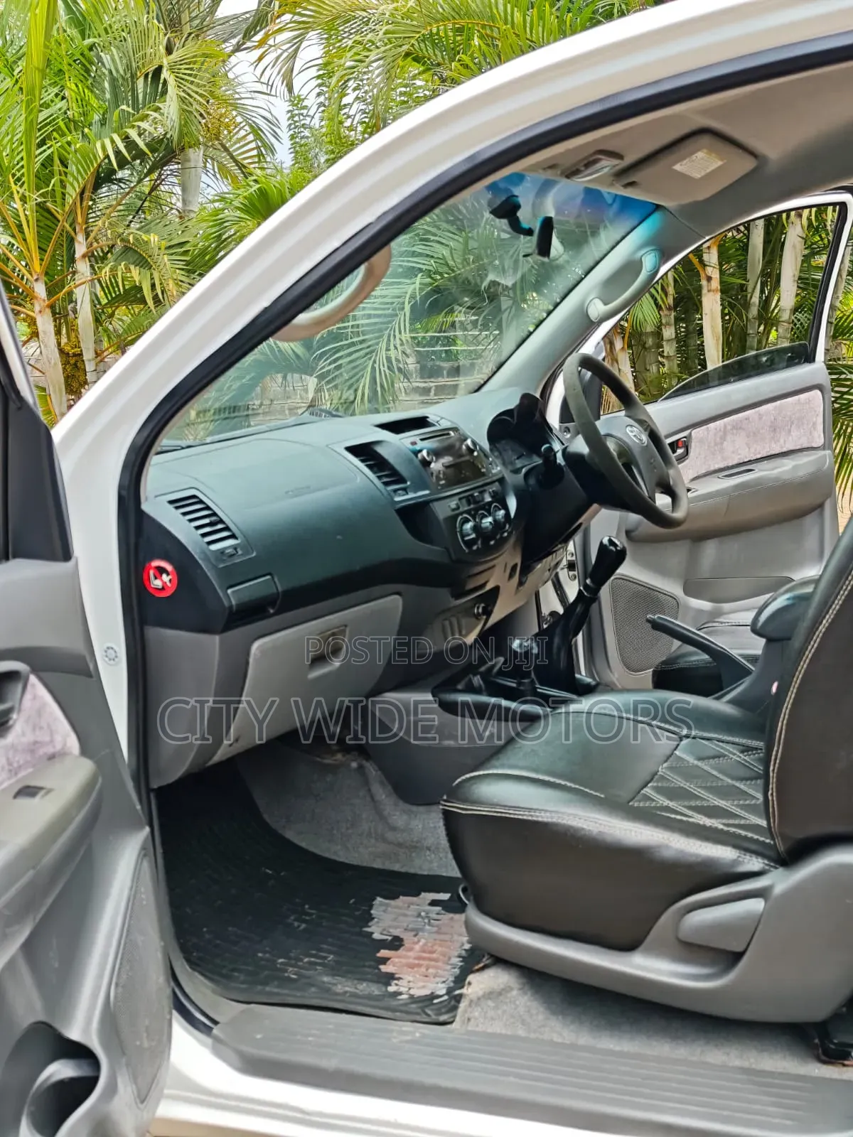 Toyota Hilux 2015 White