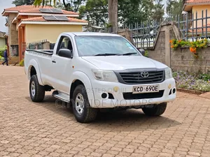 Toyota Hilux 2015 White