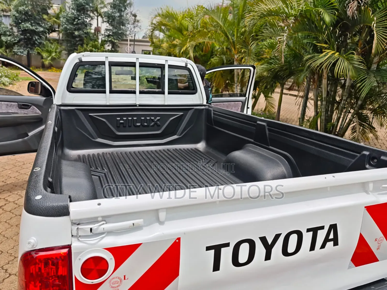Toyota Hilux 2015 White