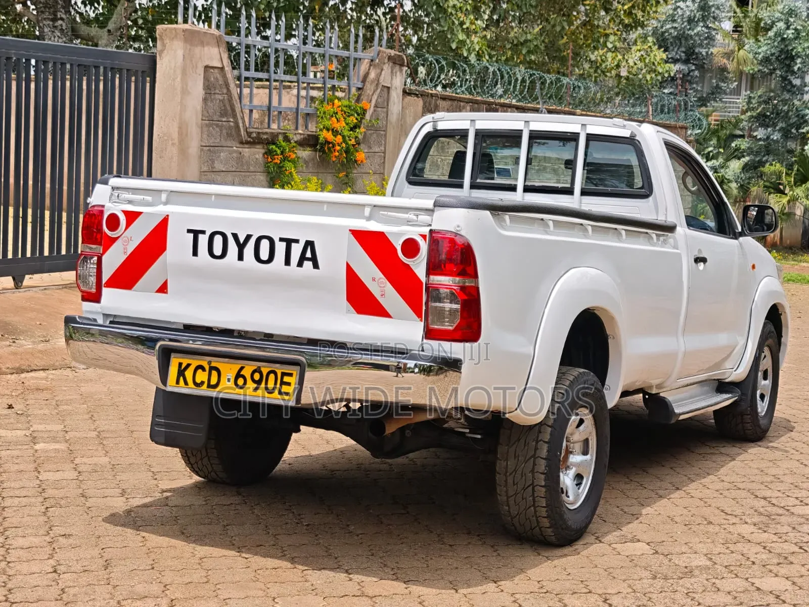 Toyota Hilux 2015 White