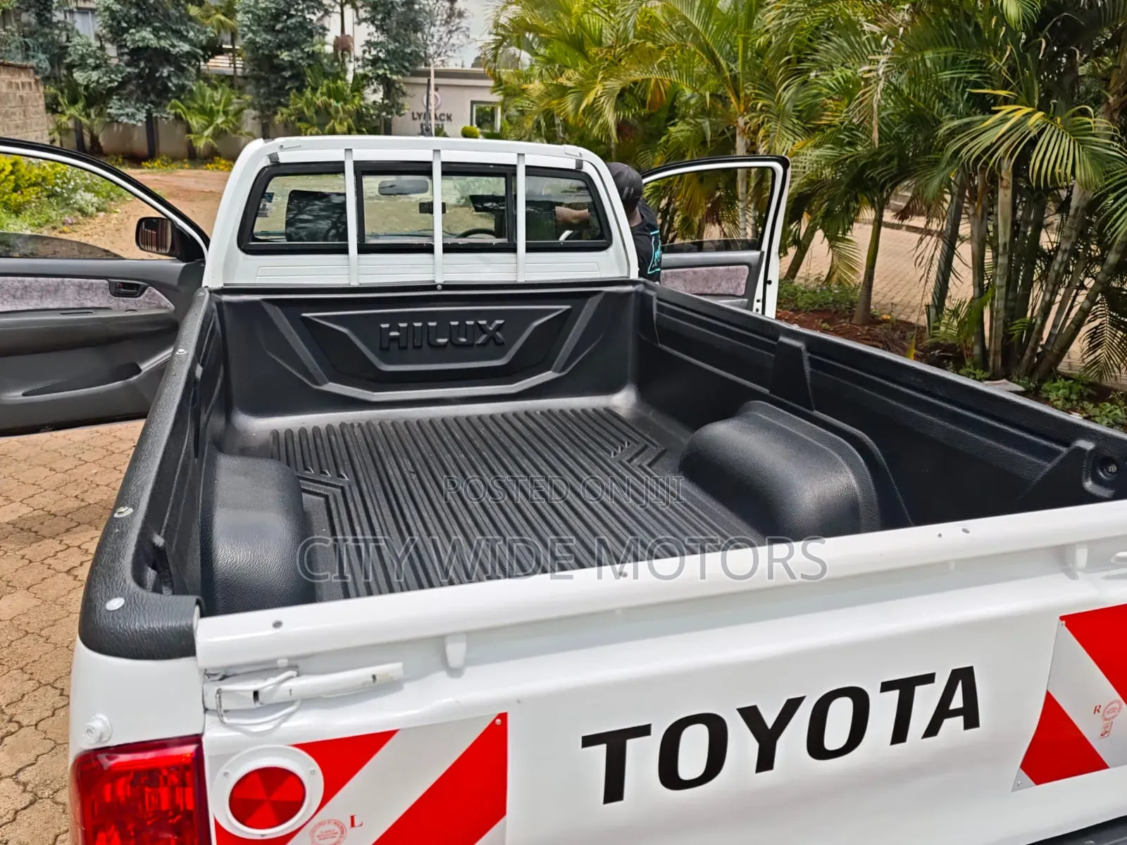 Toyota Hilux 2015 White