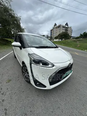 Toyota Sienta 1.5 FWD (6-seater) 2019 White