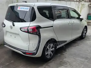 Toyota Sienta 1.5 FWD 2019 White