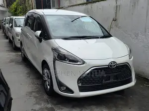 Toyota Sienta 1.5 FWD 2019 White