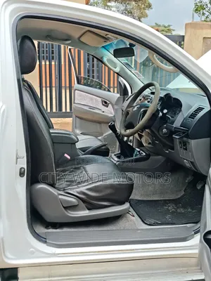 Toyota Hilux 2015 White