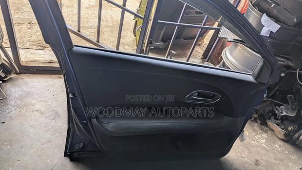 Honda Vezel Front Door - thumbnail 2