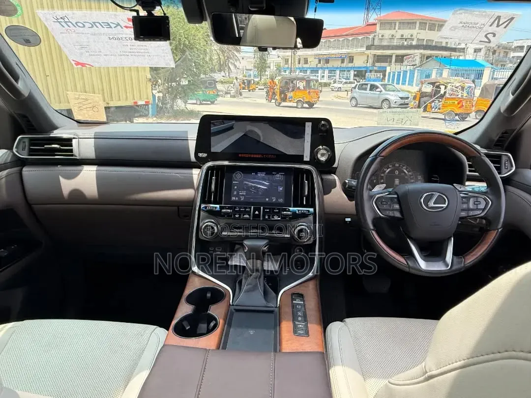 Lexus LX 2023 White