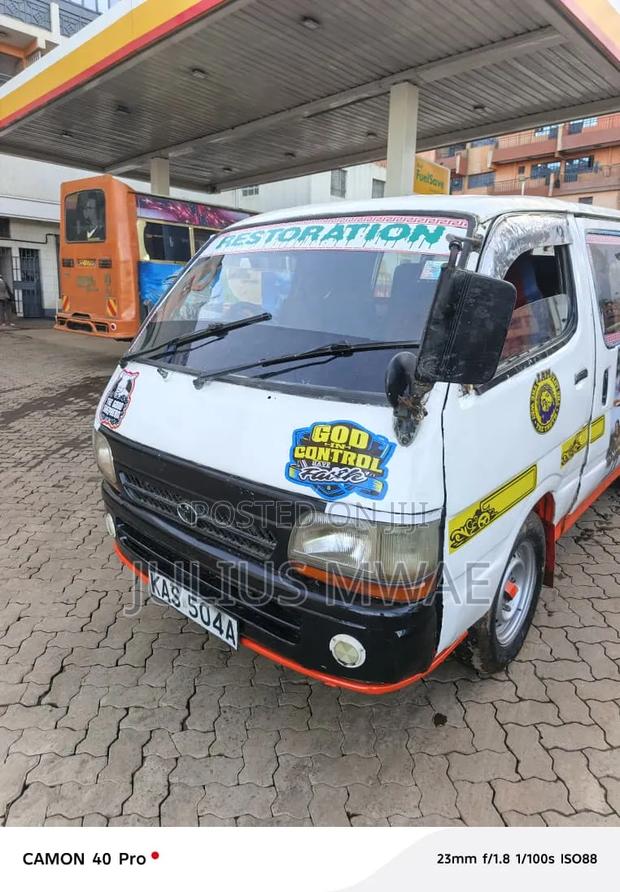 Toyota HiAce 2004 White