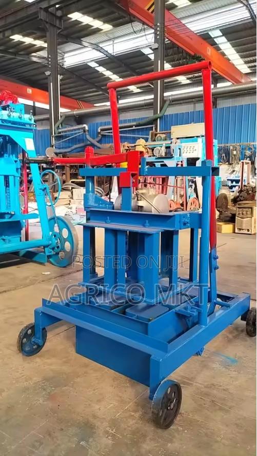 Hydraulic Concrete High-Quality Brick Making Machine - main view